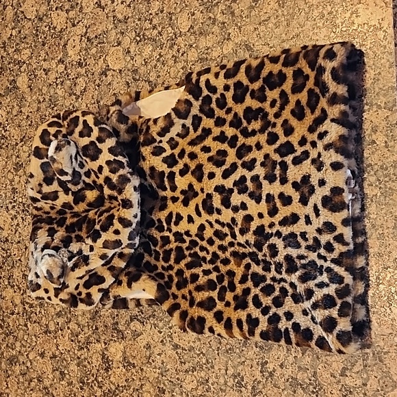 Carter's Toddler Faux Fur Vest With Hoodie Ears, 2T - Picture 6 of 6